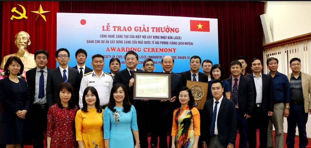 hai phongs lach huyen port infrastrure construction project receives innovative technique award